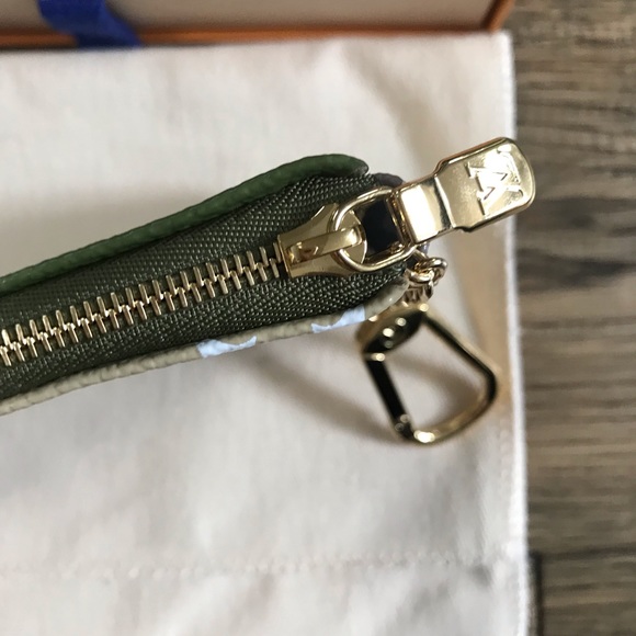 ❌SOLD❌Louis Vuitton Giant Collection Micro - Picture 7 of 8